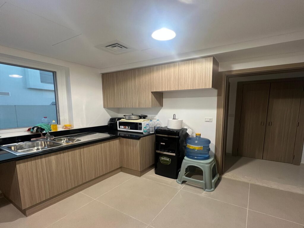 Modern 3 Bedroom | Furnished | Private Garden | Amargo 2