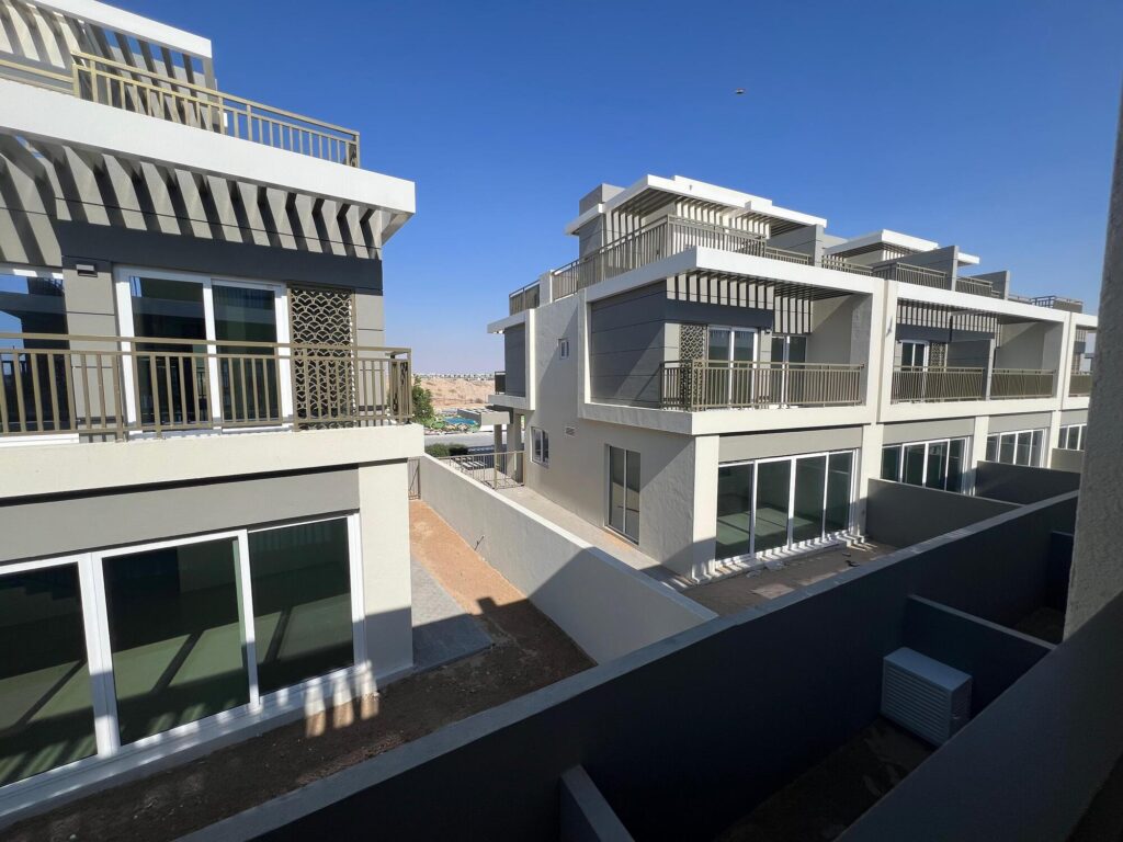 Modern 3 Bedroom | Furnished | Private Garden | Amargo 2